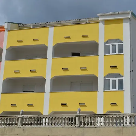 Apartment Anton Pag Town