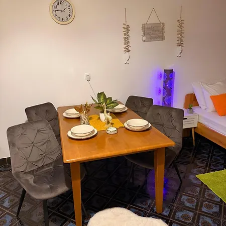 Anton Apartment *